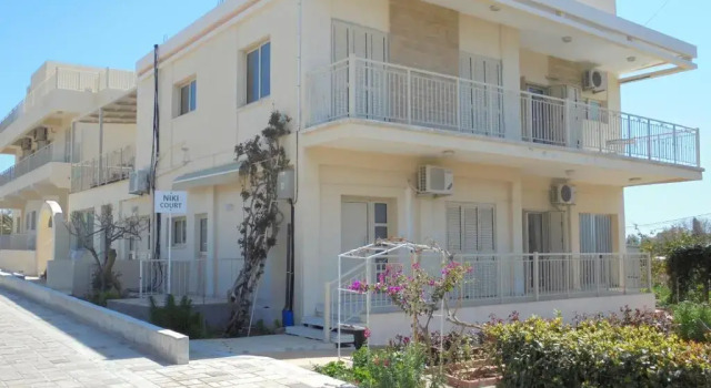 Апартаменты Niki Court Holiday Apartments