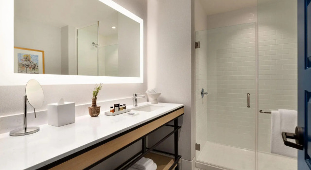 Люкс Cotton House, Cleveland, a Tribute Portfolio Hotel
