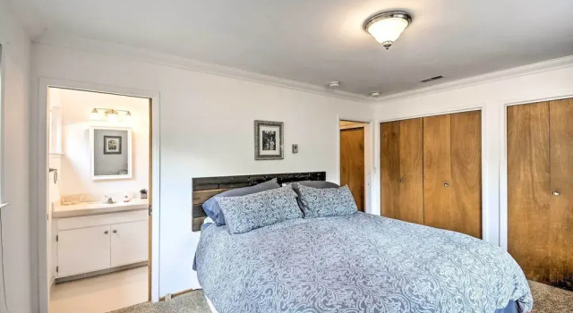 Furnished Deck & Nat'l Forest Views: Arnold Cabin, Reserva ahora Casa o chalet Arnold California