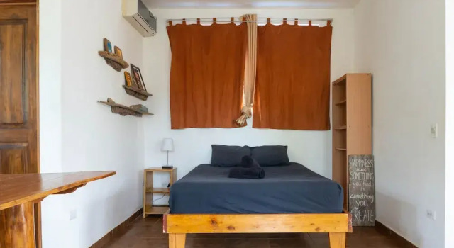 Burnt Toast Surf Camp - Hostel