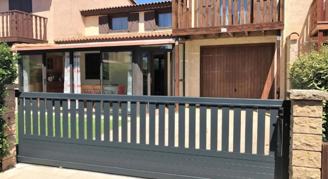 Portiragnes-Plage - Les Portes du Soleil - Maison 75m² - A2, Забронировать Отель Отели Портирань с парковкой, Парковка