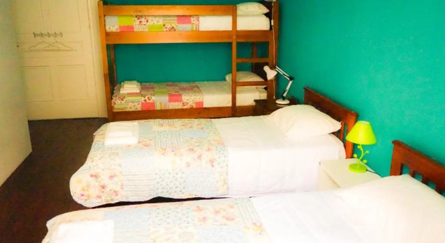 Standardní Čtyřlůžkový pokoj s balkonem Azores Dream Hostel