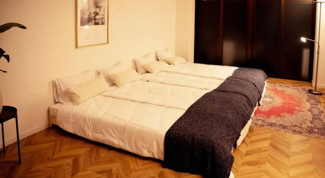 ③2station to Shinjuku. 3 double beds. Specious 45㎡