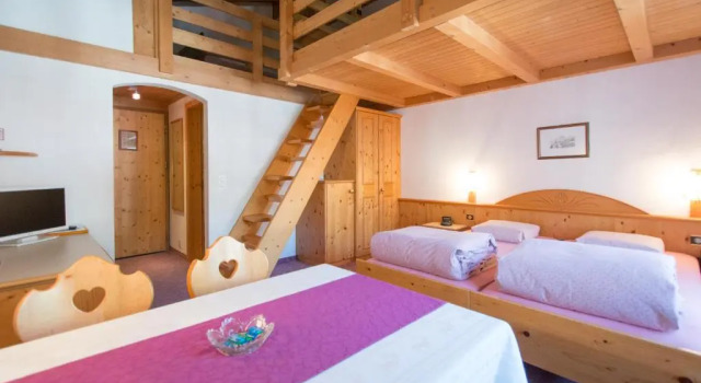 Семейный номер Standard Hotel Soliva