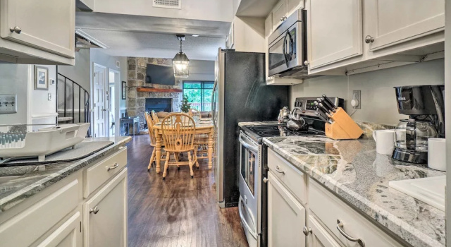 Апартаменты Cozy Gatlinburg Condo ~ 2 Mi to National Park!
