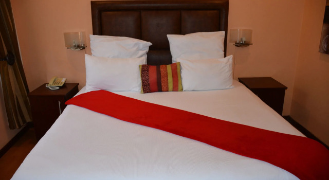 Cozy Nest Guest House Durban, Забронировать Гостевой дом Отели Дурбана с бассейном, рядом с Beachwood Golf Club, Бассейн