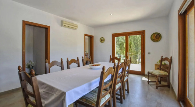 Luxurious country house with pool near the town of Alcudia, Book Hotel Alcudia Majorca