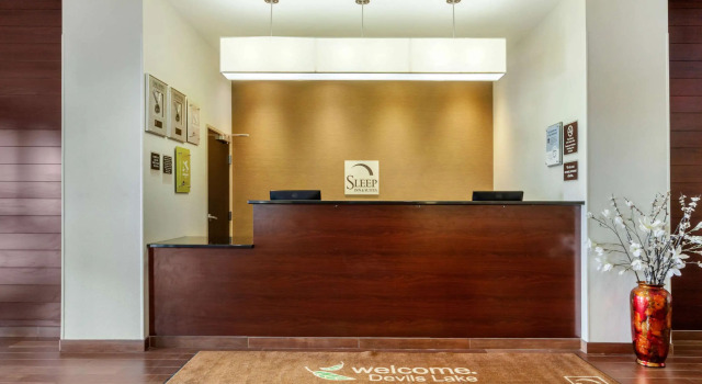 Sleep Inn & Suites Devils Lake, Buchen Sie Hotel Devils Lake North Dakota