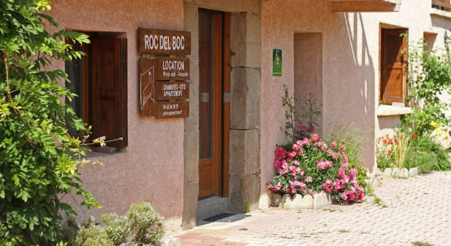Roc Del Boc, Rezerwuj Hotel Hotele w French Cerdagne z parkingiem, Parking