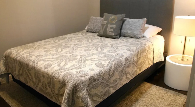 Trendy 1BR Unit on Queen St. W., Varaa Hotelli Toronto 
