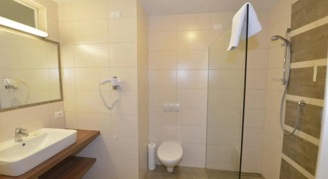 Номер Economy Molaris Lodge