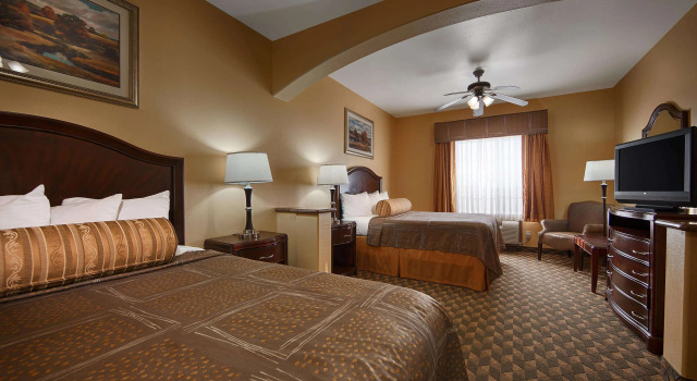 Четырёхместный номер Standard Best Western Plus Manvel Inn & Suites