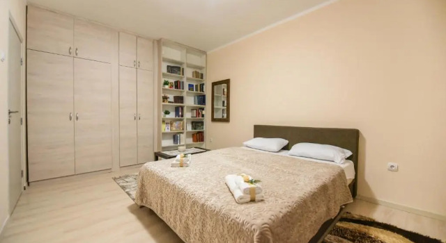 Apartman Centar 1, Book Apartment Hotels in Podgorica County with Parking, Parking