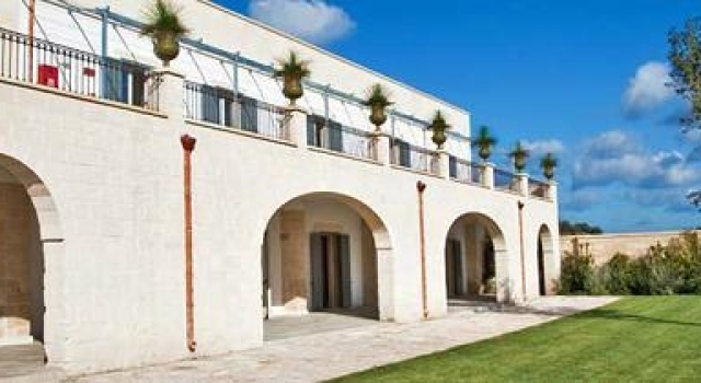 Masseria Terra dei Padri, Rezervați Hotel Campi Salentina Salento