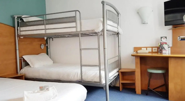Номер Comfort BRIT HOTEL Caen Hérouville