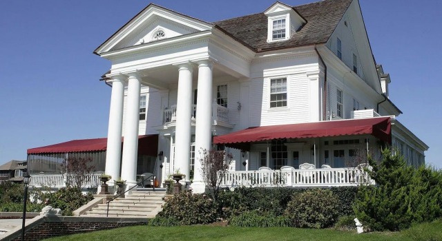 Peter Shields Inn & Restaurant, Забронировать Гостевой дом Кейп-Мей Нью-Джерси