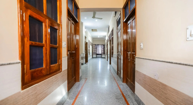OYO 40880 Hotel Shashi, Забронировать Отель Отели штата Раджастхана с парковкой, Парковка