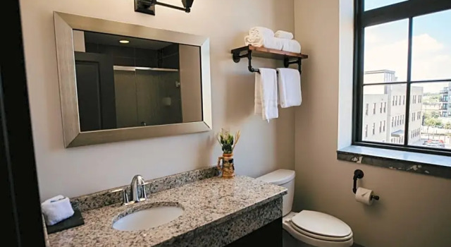 Двухместный люкс Brewhouse Inn and Suites