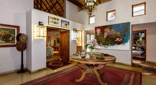 Khaya Ndlovu Manor House, Book Hotel Hoedspruit Phalaborwa