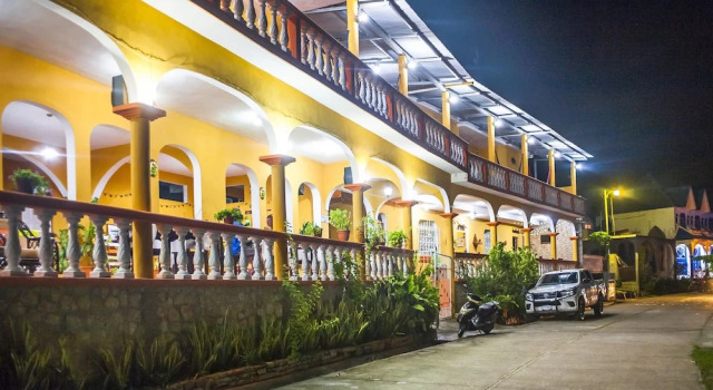 Hotel San Miguel, Đặt Khách sạn Khách sạn ở Flores bao gồm bữa sáng, Bữa sáng