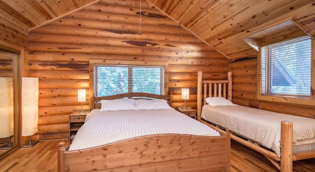 Log  W/ Hot Tub, Billiards & Mt. Tallac Views 4 Bedroom Home, Забронировать Дом для отпуска Саут-Лейк-Тахо South Lake Tahoe Area
