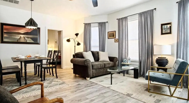 Modern Comfort 2 Bedrooms, Varaa Lomakoti Mökit kohteessa Oklahoma, Mökki