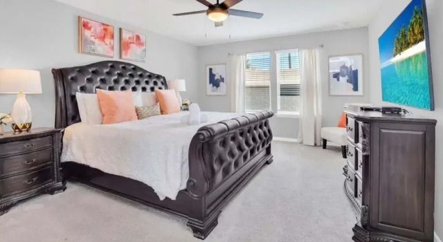 Your Enchanted Take Me Away Townhome! 5 Bedroom Townhouse