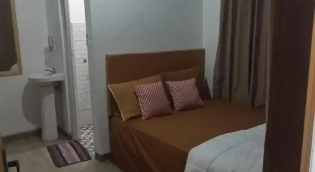 Fika Guest House, Book Pension Hoteller i Banyuwangi med parkering, Parkering