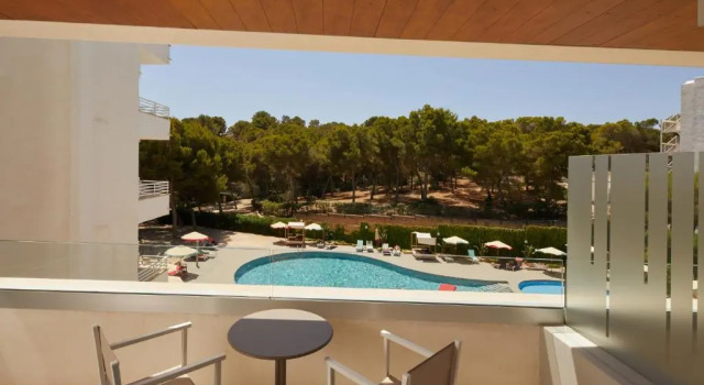 Preferred Club полулюкс с видом на бассейн Alua Calvia