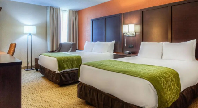 Люкс Superior Comfort Inn & Suites Evansville Airport