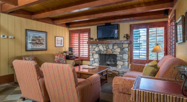 Villager 1218, Book Hotel Sun Valley Idaho, nær Dollar