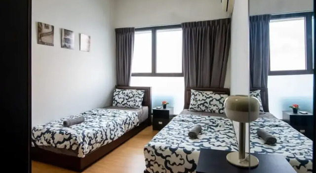 Chic 3BR in Danga Bay With Water Views & Parking, Varaa Huoneisto Hotellit Johor pysäköinnillä, Pysäköinti