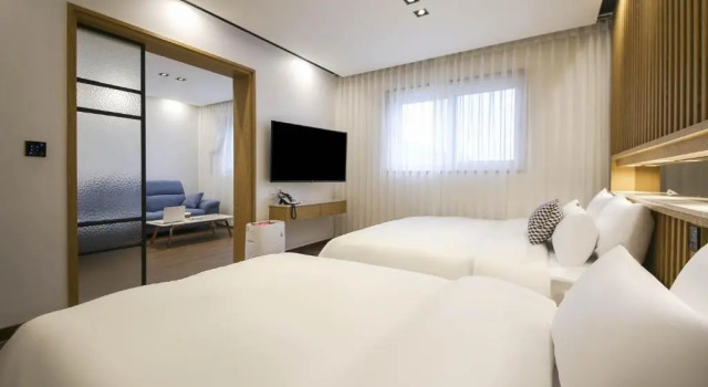 Семейный люкс Urban Hotel