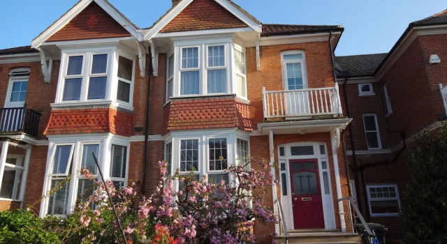 Gorgeous 4-bed House in Bexhill-on-sea, sea Views, Забронировать Отель Бексхилл Восточный Сассекс