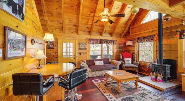 Cozy Family Cabin w/ Hot Tub - 10 Mi to App State!, Reserva ahora Casa o chalet Deep Gap Estados Unidos