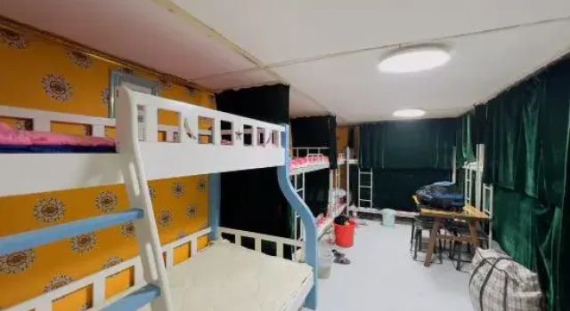 Кровать в общем номере (мужской номер) Duoduoduo Homestay