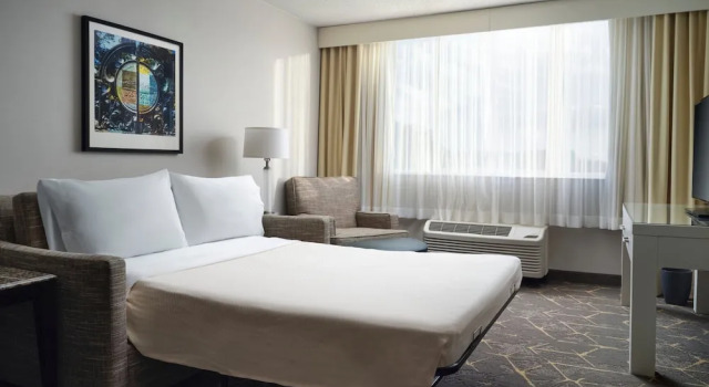 Люкс c 1 комнатой Holiday Inn & Suites Marlborough by IHG