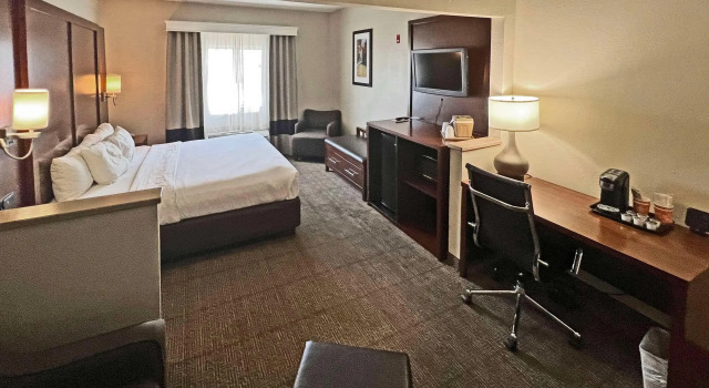 Comfort Suites Peoria Sports Complex