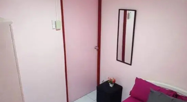 "Budget - No Frills" One Bedroom Condo near Manila Airport With Kitchen. Ideal for transient. 10K