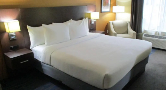 Номер Standard Best Western St. Louis Airport North Hotel & Suites
