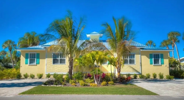 Hawaiian Tide Apartment 3
