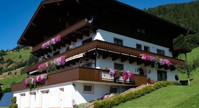 Апартаменты с балконом Cozy Apartment in Mühlbach with Garden near Ski Slopes