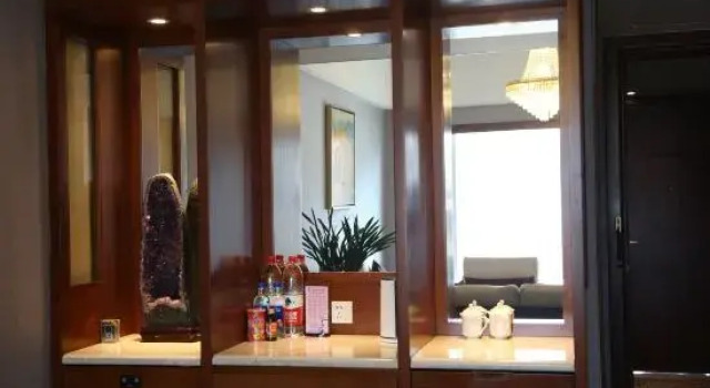 Люкс Deluxe Plum Garden International Hotel