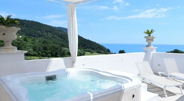 Люкс с видом на море HMO Glamping & Suites in Vignanotica