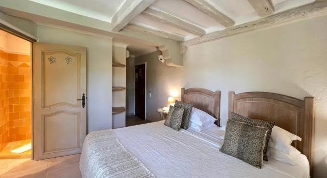 Трёхместный номер Comfort Hotel Les Messugues
