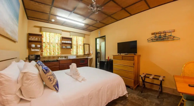 Hummingbird Suites Efficiency Studio