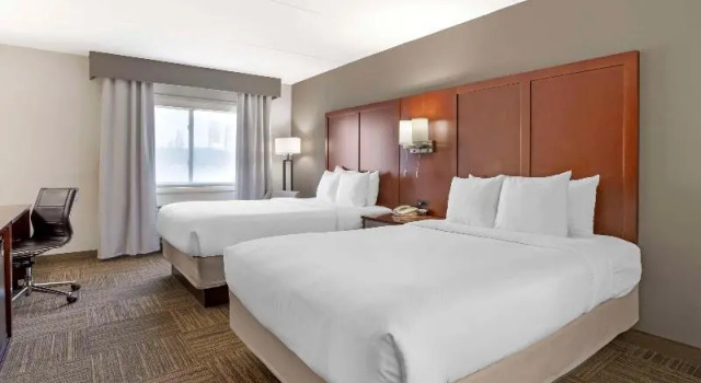 Четырёхместный номер Standard с балконом Comfort Inn Edgewater on Hudson River
