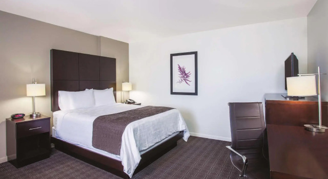 Двухместный номер Standard Courtyard by Marriott Santa Barbara Downtown