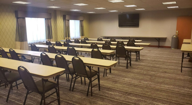 Coon Rapids North Metro Hotel to Norwood Inn & Suites, Boek Hotel Coon Rapids 