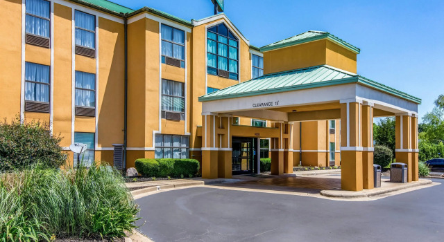 Quality Suites Maumelle - Little Rock Northwest, Boek Hotel Hotels in Missouri met zwembad, Zwembad
